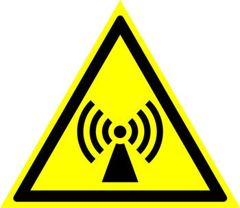 W12 внимание! электромагнитное поле (пластик, сторона 200 мм) - Знаки безопасности - Предупреждающие знаки - Магазин товаров по охране труда и технике безопасности.